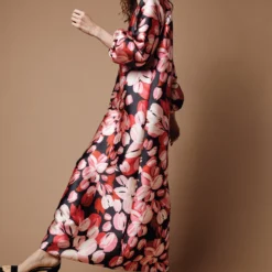 Long-Sleeved Paige Maxi Dress In Pink/Black Painterly Floral Mikado 17 Long-Sleeved Paige Maxi Dress In Pink/Black Painterly Floral Mikado -Chicorya Sales M HOLIDAY 23 CATALOG PDP 50 D2 V2