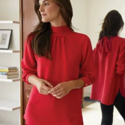 Colette Tie-Neck Blouse In Red Silk Crepe De Chine -Chicorya Sales M HOLIDAY 23 CATALOG PDP 51 D2