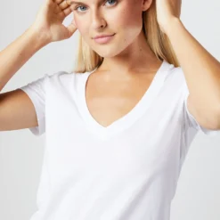 Short-Sleeved Deep-V Tee In White Pima Cotton -Chicorya Sales S31940 060