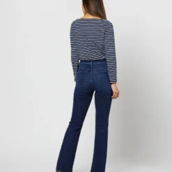 The Weekender Fray Jean In Mint Condition -Chicorya Sales S70804 5154