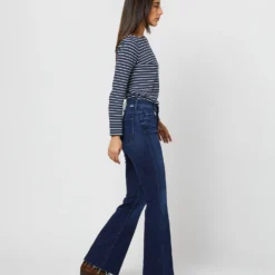 The Weekender Fray Jean In Mint Condition -Chicorya Sales S70804 5159