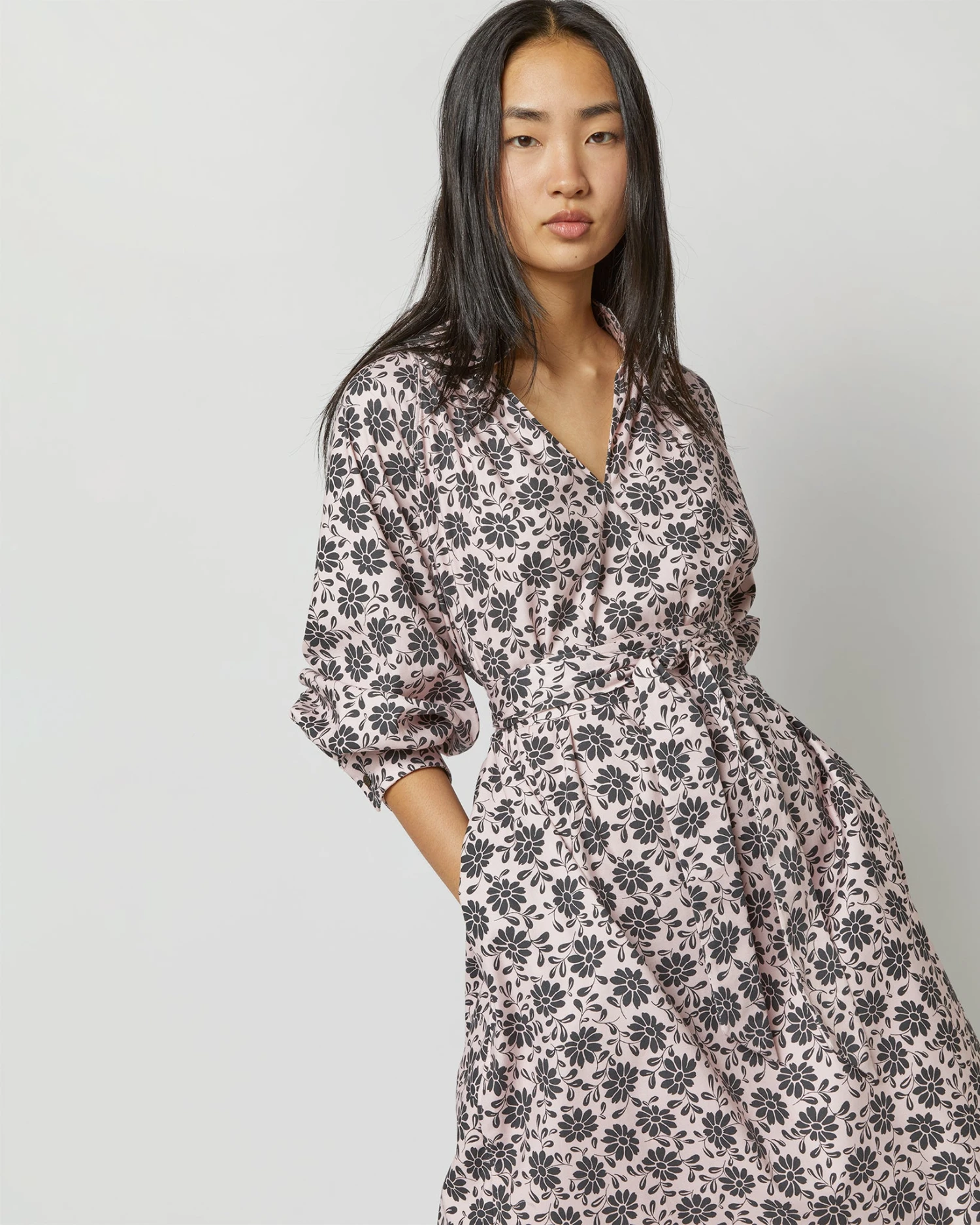 Liya Dress In Light Pink/Charcoal Daisy Stretch Sateen 5 Liya Dress In Light Pink/Charcoal Daisy Stretch Sateen - Image 3